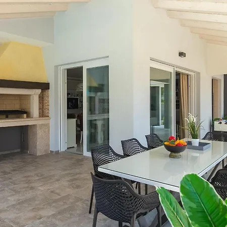 Dream House Pola