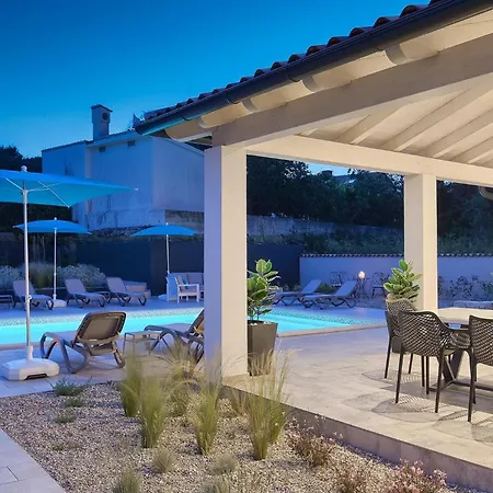 Dream House Tatil Evi Pula