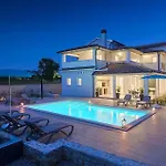 Dream House * Pula